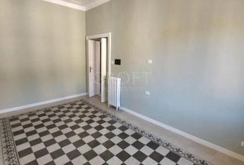 Trieste-Villa Ada: Newly renovated, spacious 2 bedrooms, 1 bath, large bright living room with new kitchen. Silent, sunny, air conditioning, panoramic common terrace. Ref 2292
