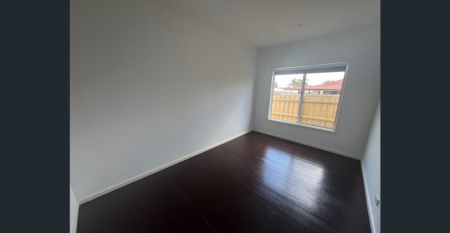 Neatly renovated 2-Bedroom house - Photo 2