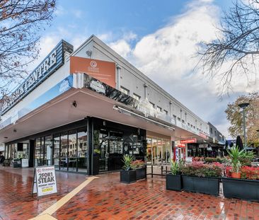 Spacious Kingston Living - Photo 2