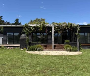 Near New 3 Bedroom Home - Photo 5