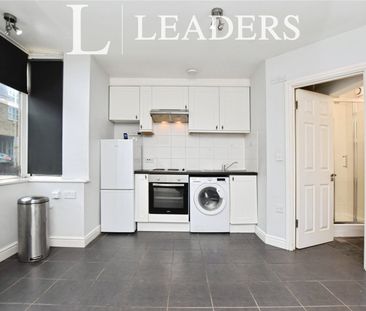 1 bedroom apartment to rent South Street, Bishops Stortford, CM23 - Photo 2