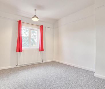 4 bedroom semi-detached house to rent - Photo 3