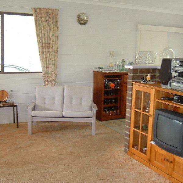 Charming Family Home in Tranquil Heatley Cul de Sac - Photo 1