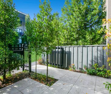 Stylish Modern Freshly Renovated Townhouse! - Photo 5