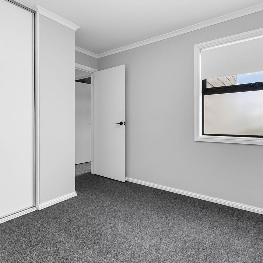 Spacious 3-Bedroom Home in Blakeview - Perfect for Modern Living - Photo 1