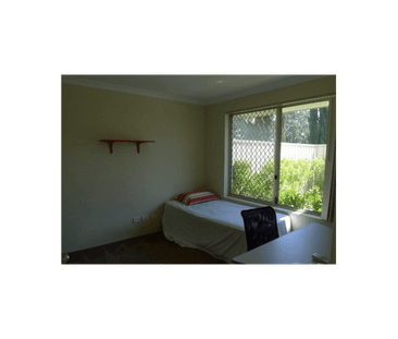 Walking distance to Curtin University! - Photo 1