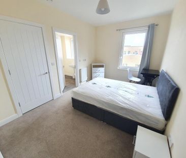 4 bedroom townhouse to rent - Photo 6