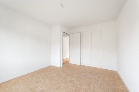 In the heart of Zurich-Wiedikon – freshly renovated! - Photo 2