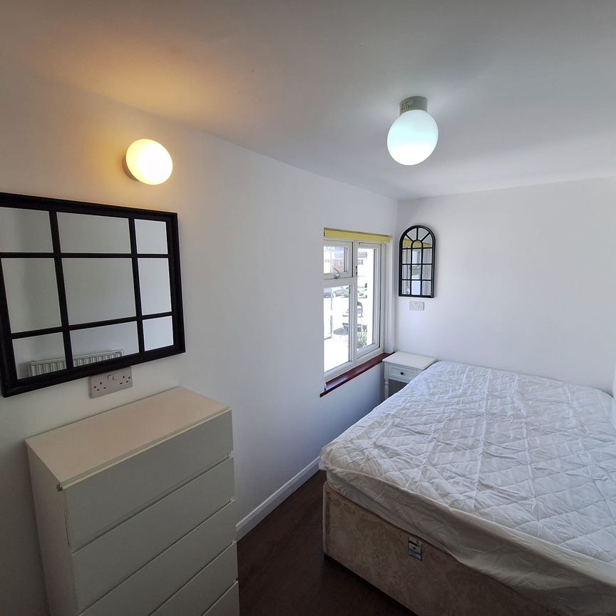 Westhill Place - Photo 1