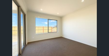 Brand New Family Living in a Prime Location - Photo 3