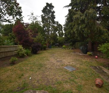 Flat to rent - Penerley Road, London, SE6 - Photo 4