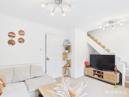 2 bedroom semi-detached house to rent - Photo 2