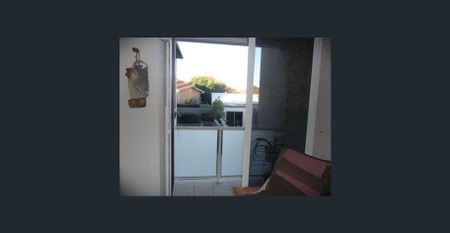 Located at Charing Cross with its cosmopolitan setting is this modern one bedroom apartment! - Photo 5