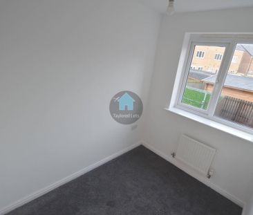 4 bedroom semi-detached house to rent - Photo 3