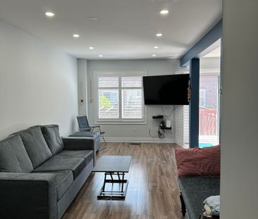 For Lease - 3918 Zenith Court, Mississauga, Ontario - Photo 1