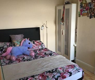 4 bedroom terraced house to rent - Photo 3