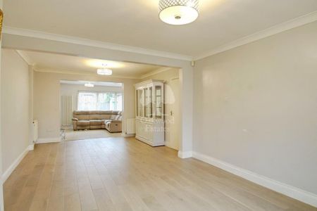 4 bedroom semi-detached house to rent - Photo 2