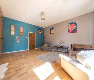 3 bedroom property to rent - Photo 1