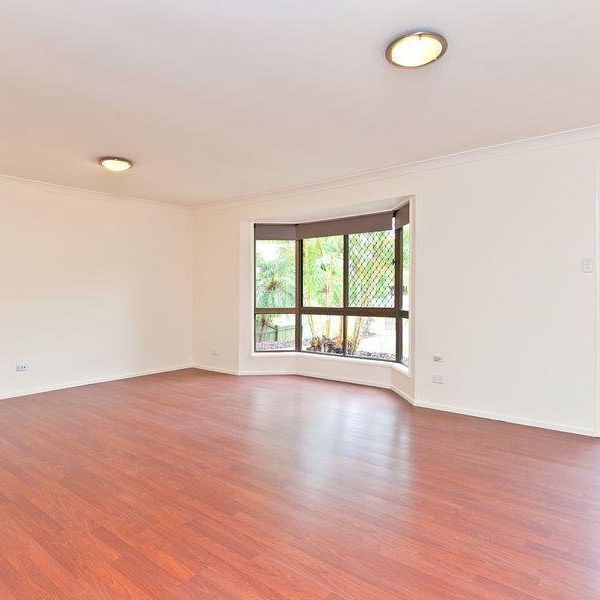 Lovely 3 Bedroom Low Set Home in the Heart of the Bayside - Photo 1