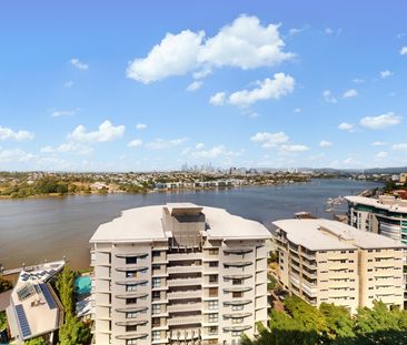 Executive One Bedroom Apartment with Stunning River & City views - Photo 2