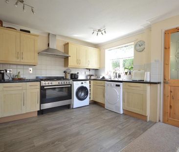 3 bedroom end of terrace house to rent - Photo 3