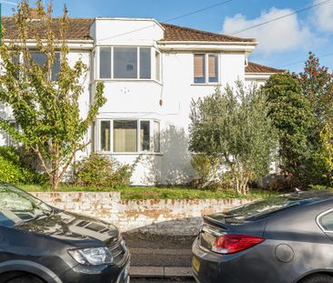 3 bedroom flat to rent - Photo 5