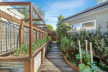 Light-Filled Modern Garden Residence! - Photo 5