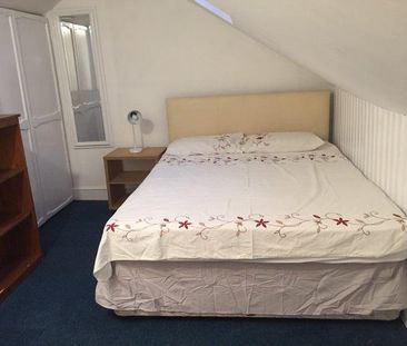 1 bedroom in a house share to rent - Photo 6