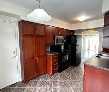 For Lease - 754 Neighbourhood Circle Unit# 2, Mississauga, Ontario - Photo 5