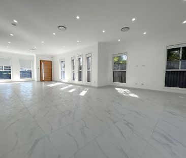 Spacious 4 Bedroom Home - Photo 2