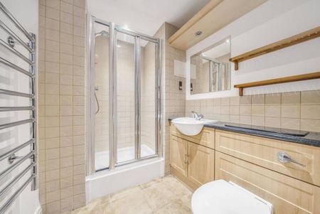 Montaigne Close - Photo 5
