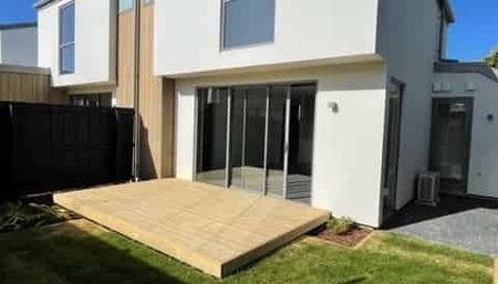 Modern Living - Photo 3