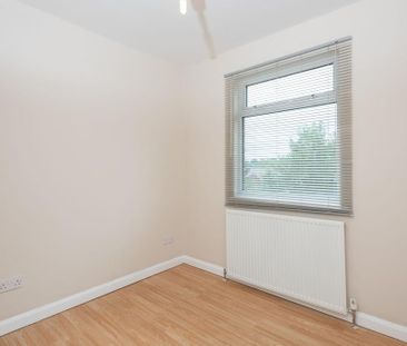 2 bedroom semi-detached house to rent - Photo 3
