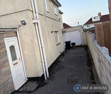 1 bedroom in a house share to rent - Photo 1