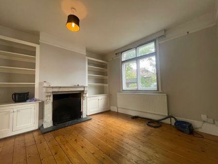 4 bedroom Semi-detached house to rent - Photo 3