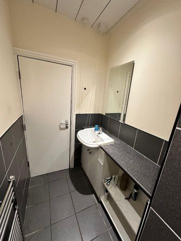 Room in a Shared House, Burley Road, LS4 - Photo 3