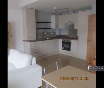 2 bedroom flat to rent - Photo 4
