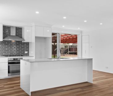 CUL-DE-SAC LIVING IN A GREAT ST CLAIR POCKET! - Photo 1