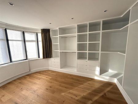 Hankins Lane, Mill Hill - Photo 2