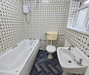 Room in a Shared House, Tenby Road, B13 - Photo 2