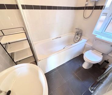 3 bedroom semi-detached house to rent - Photo 6