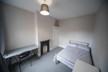 4 Bed Terraced House, Deramore Street, M14 - Photo 4