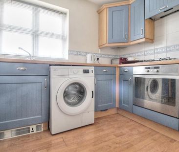 2 bedroom flat to rent - Photo 3