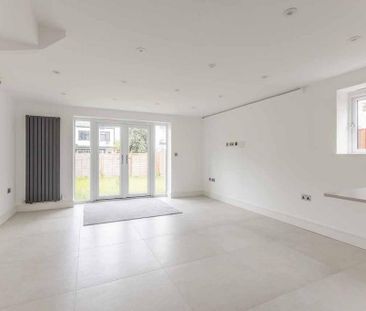 2 bedroom semi-detached house to rent - Photo 3