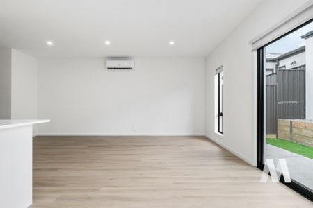 704 Grand Boulevard, Mickleham VIC 3064 - Townhouse For Rent | Domain - Photo 3