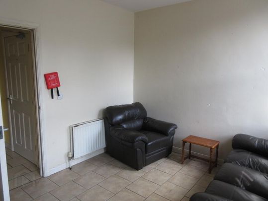 Great Location, 68B University Avenue, Queens Quarter, Belfast, BT7 1GY - Photo 1