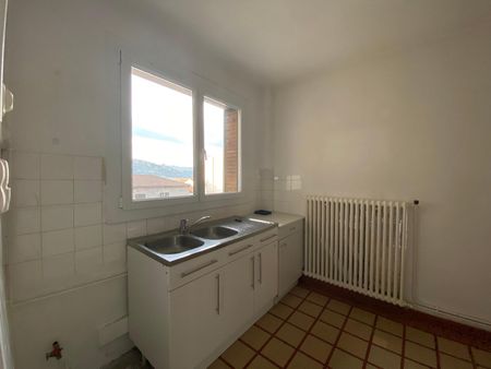 Location Appartement 4 pièces 77m² VALENCE 26000 - Photo 4