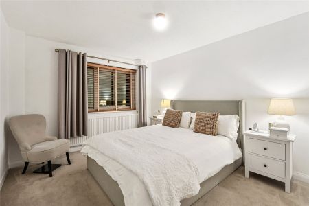 Nutborn House, 10 Clifton Road, London, SW19 ground floor flat to rent - Photo 4