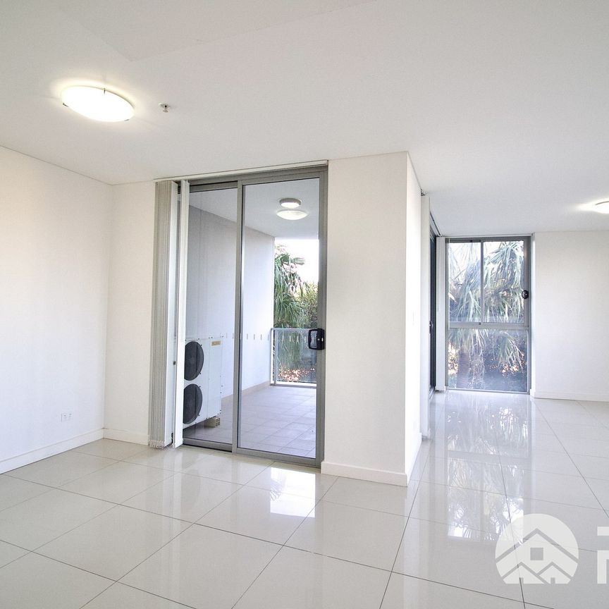 One bedroom Apartment in Parramatta River road - Photo 1