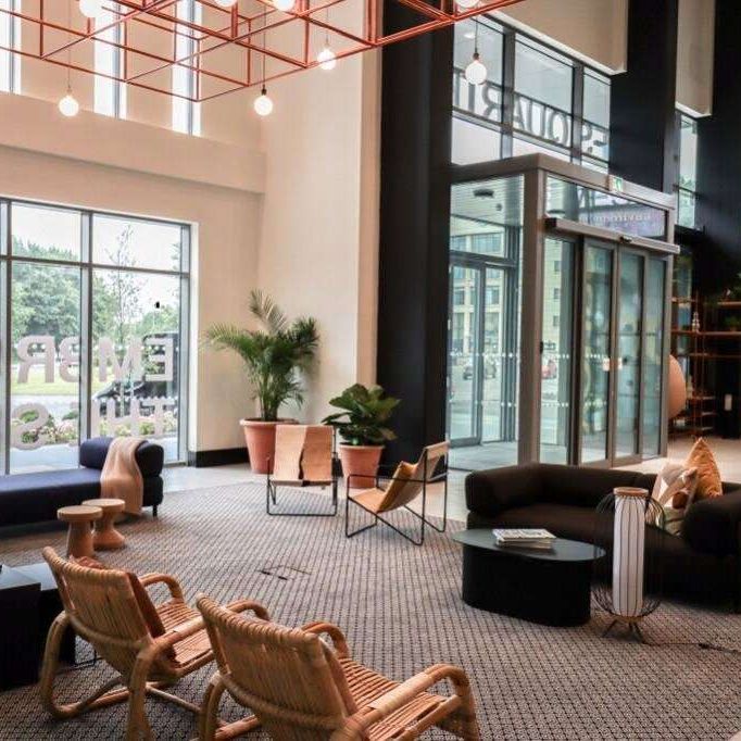 Rent at the iconic Thames Quarter building with super on site amenities is this one bedroom 9th floor. - Photo 1